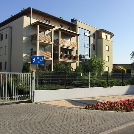 Apartament Pod Sosnami Ustka Exterior photo